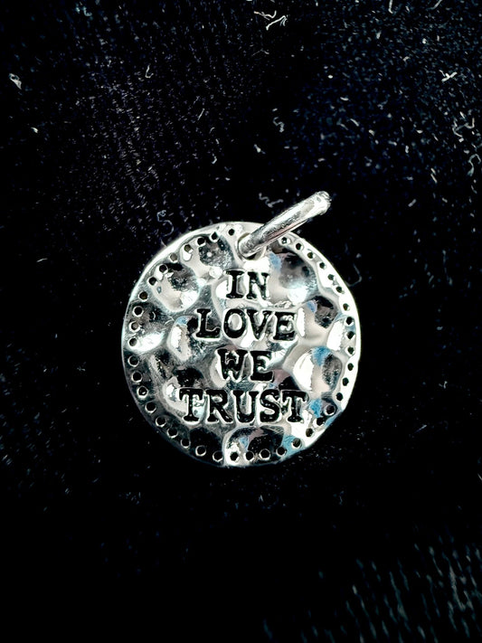 Coin 925 Silver 2,3 cm "IN LOVE WE TRUST"