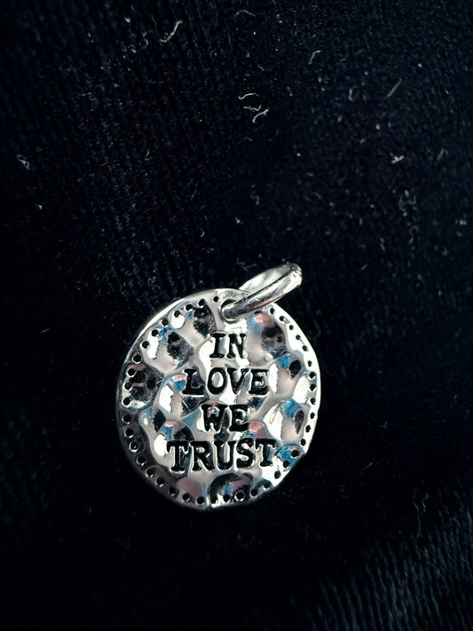 Coin 925 Silver 1,5 cm "IN LOVE WE TRUST"