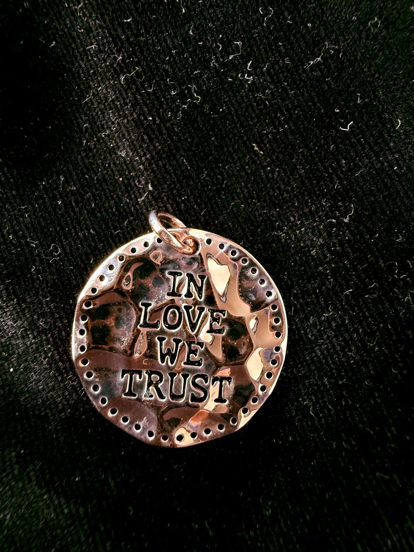 Coin Rosé Gold 2,3mm "IN LOVE WE TRUST"