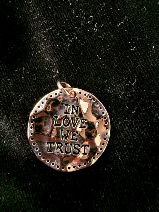Coin Rosé Gold 2,3mm "IN LOVE WE TRUST"